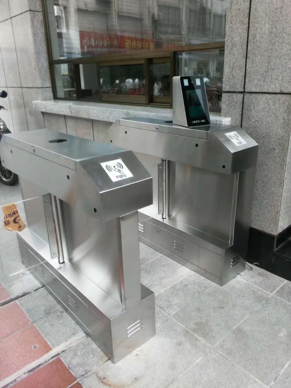 人證一體機，人證合一閘機，人證比對系統